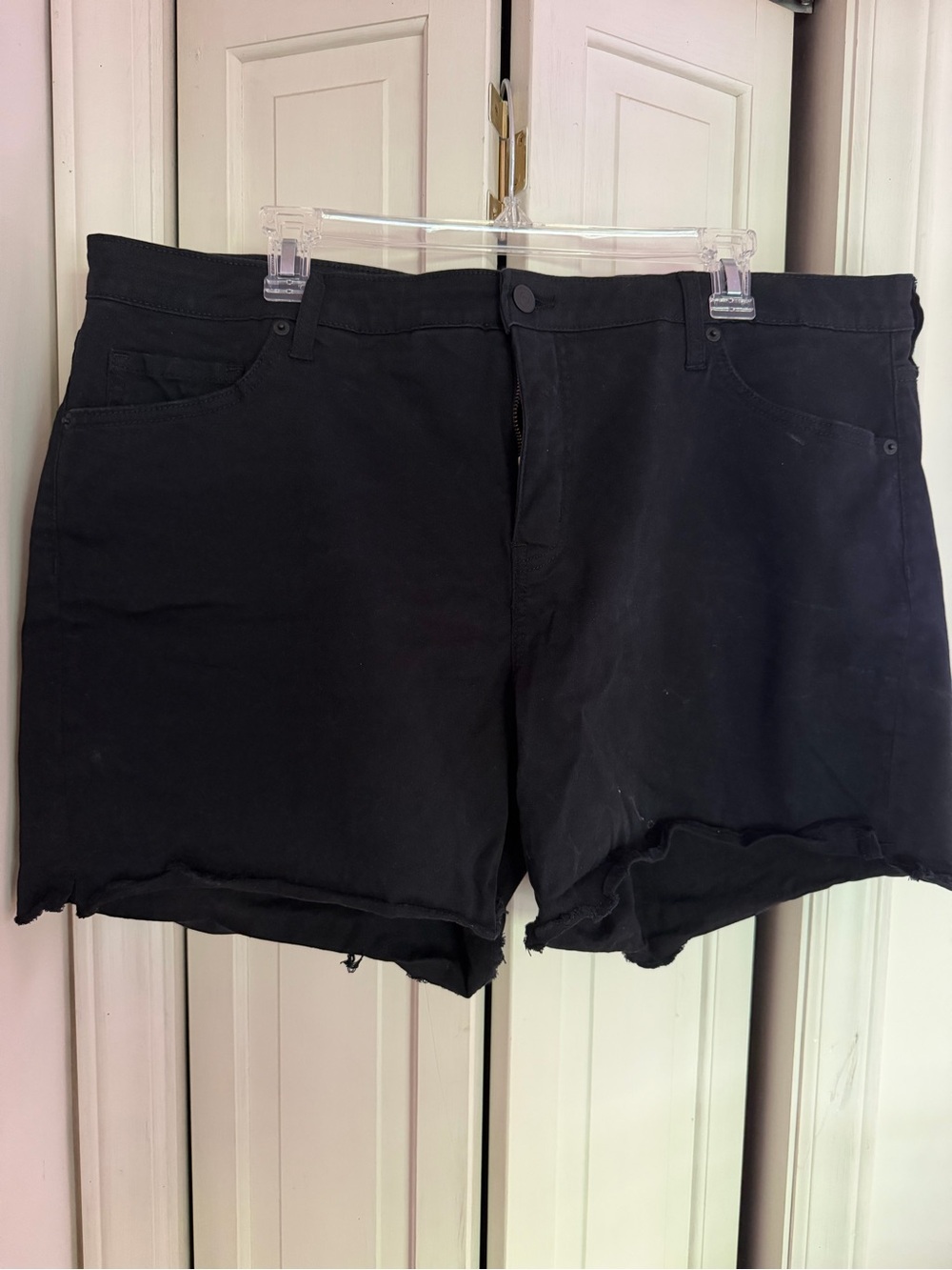 ✨5/$30✨ crown & ivy Black Denim Cutoff Shorts